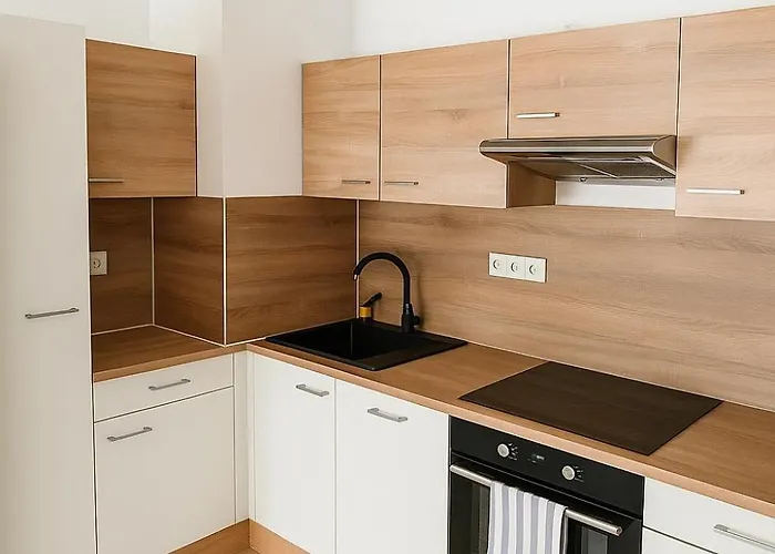 4-quiet - 8 Min From The Center New Building *